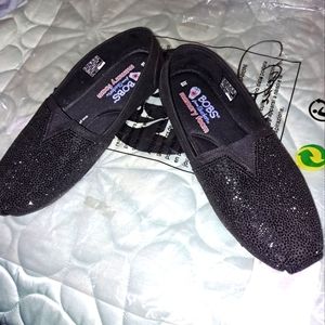 SKECHERS 8W Bob's memory foam black glittering shoes.